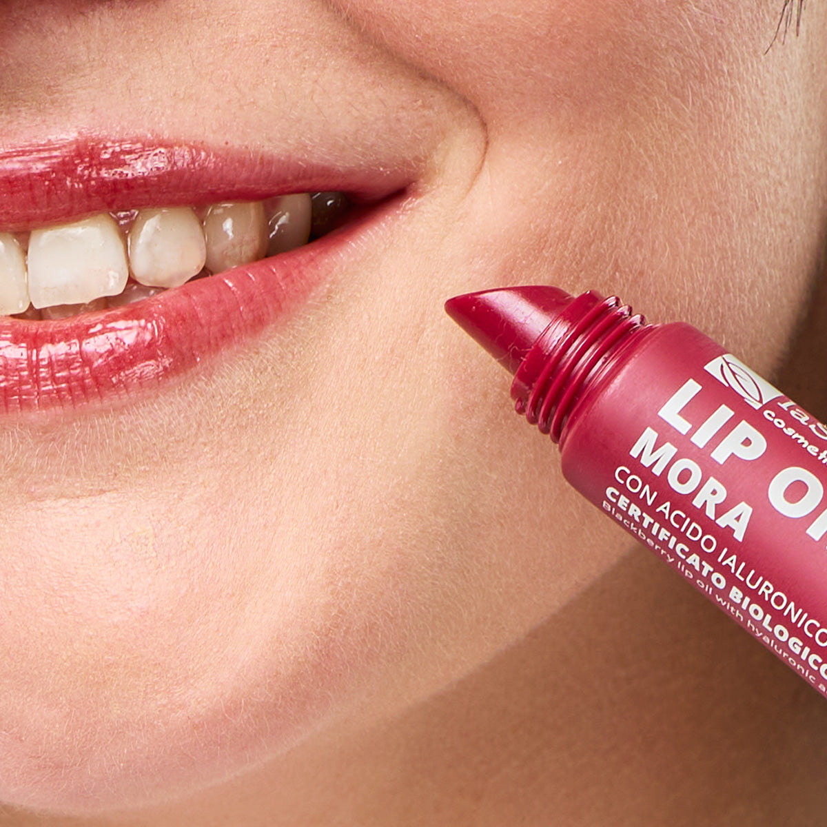 Lip Oli Mora