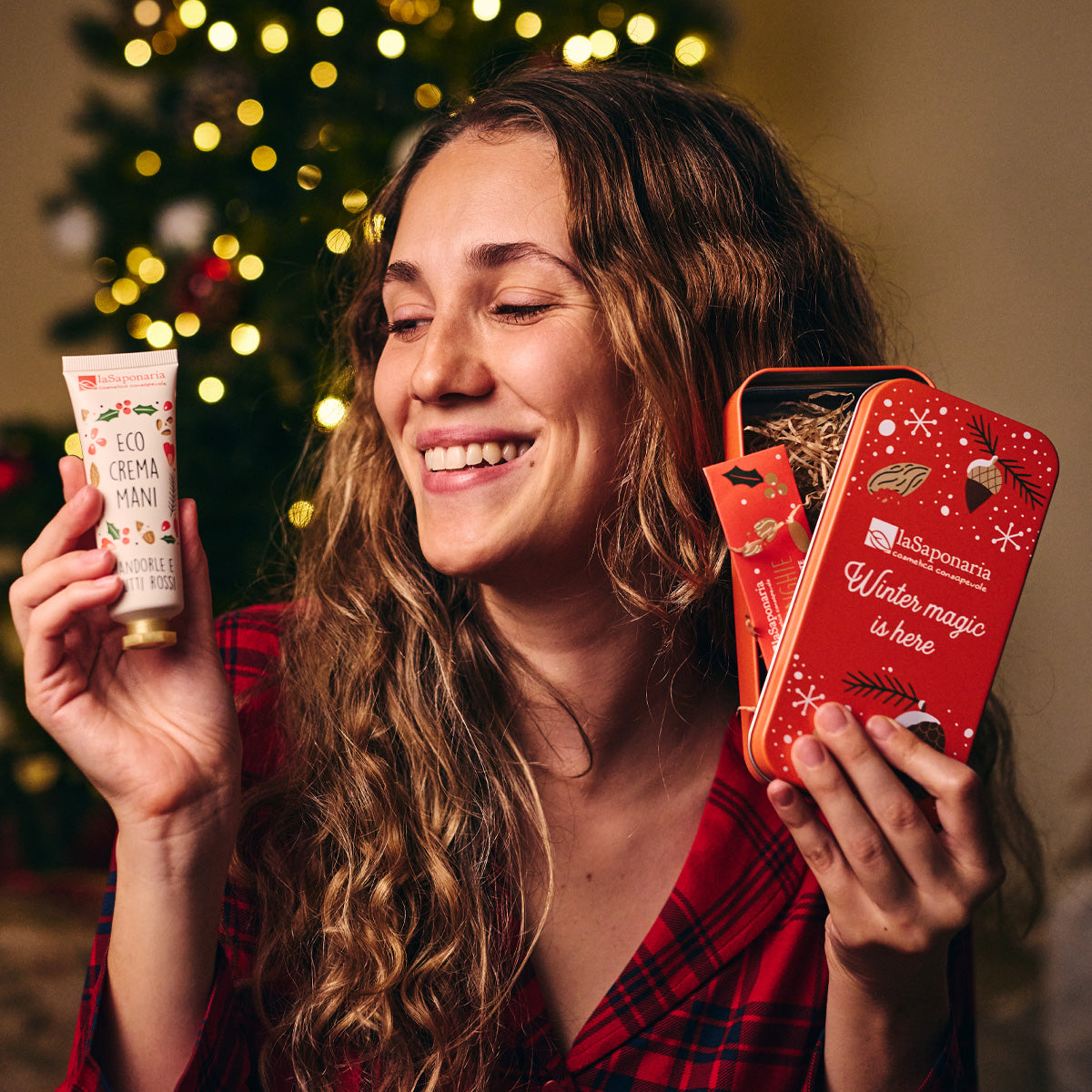 Scrigno Winter Magic is Here | Crema Mani Mandorle e Frutti Rossi + Limetta Unghie Festa
